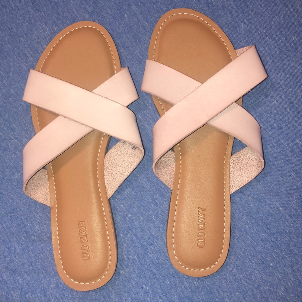 Old navy pink strap Sandals ⁉️⁉️
